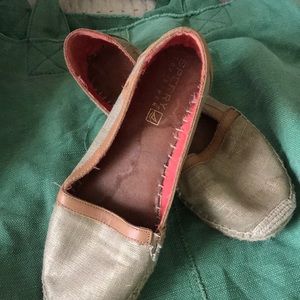 Sperry espadrille gold fabric. Size 8